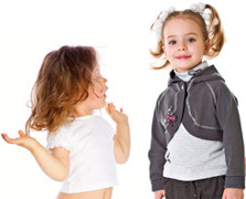 CottonTrends España le propone una amplia gama de ideas regalos para para niña y niño:  T-shirt con estampado, etiquetas personalizadas, Albornoz con capucha,  Camisa de rugby,  Chaleco de seguridad ...varias ideas regalos